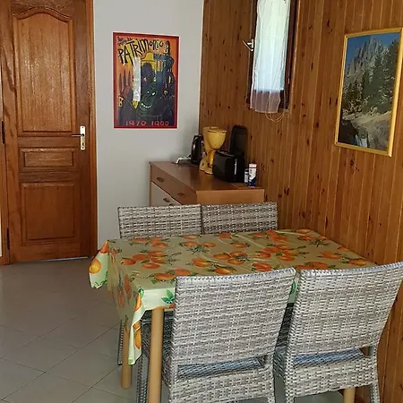 A Casa Di L'alivu فندق مبيت وإفطار باتريمونيو